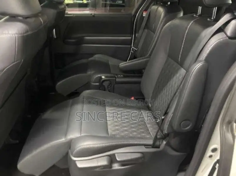 Toyota Noah S-Z HYB FULL OPTION 2023