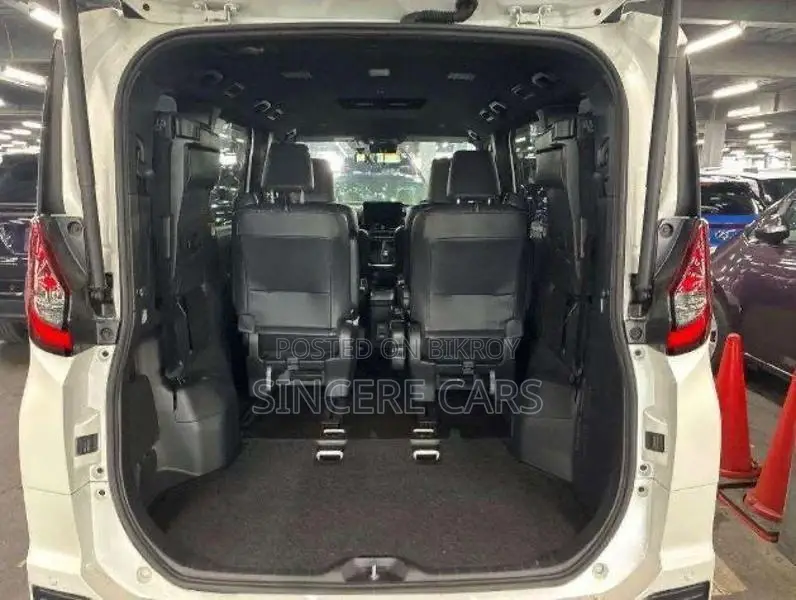 Toyota Noah S-Z HYB FULL OPTION 2023