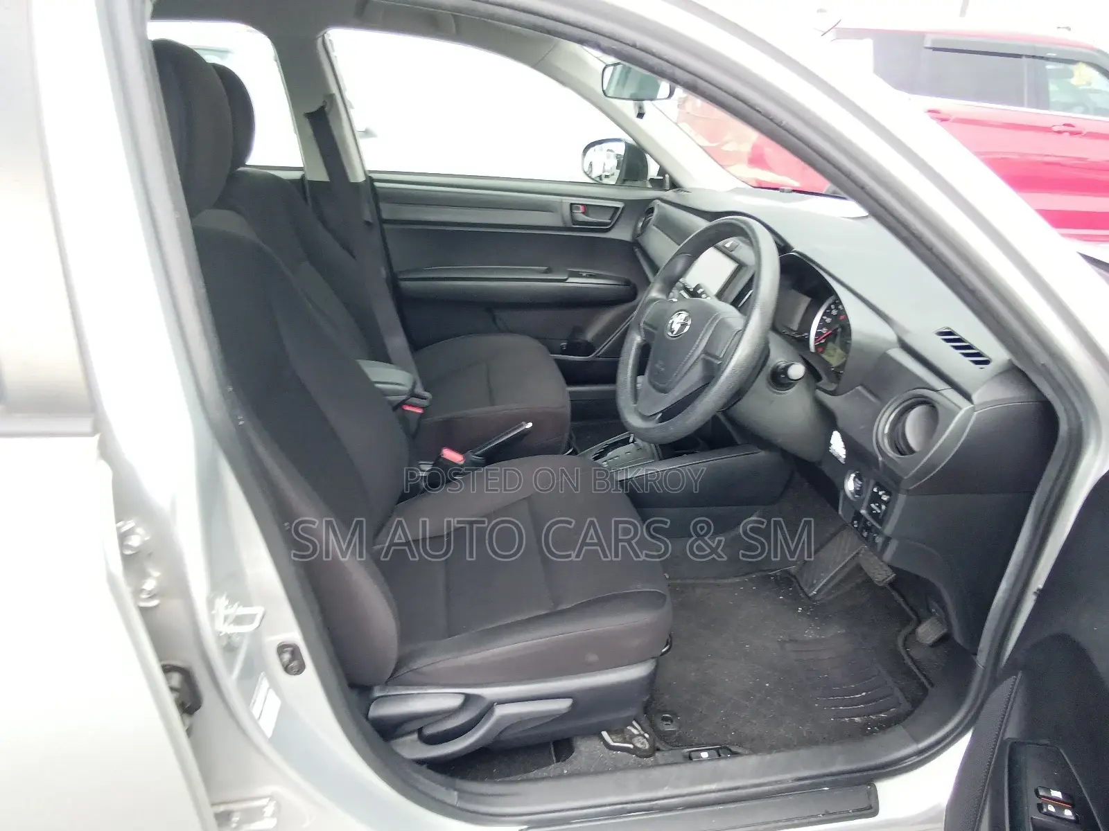 Toyota Axio Non Hybrid EX Silver 2020