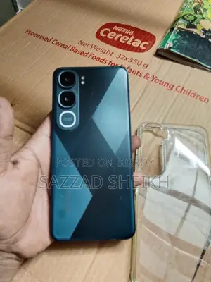 Vivo Y21 . (Used)