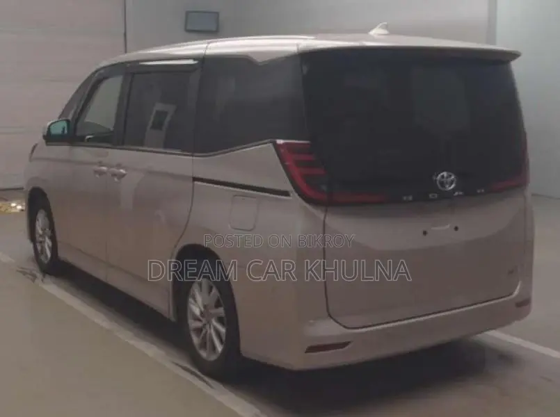 Toyota Noah G Hybrid Gray 2023