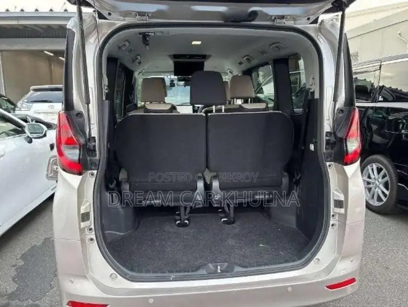 Toyota Noah G Hybrid Gray 2023