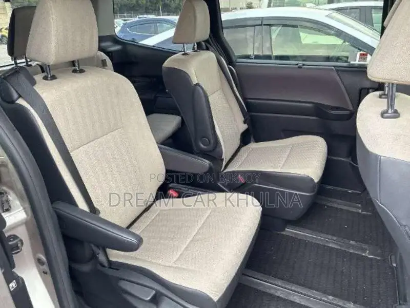 Toyota Noah G Hybrid Gray 2023