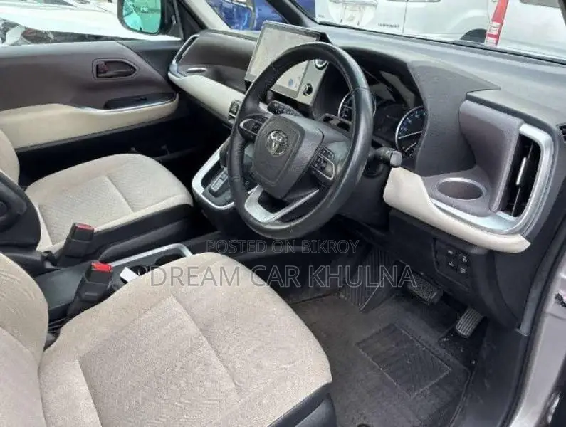 Toyota Noah G Hybrid Gray 2023