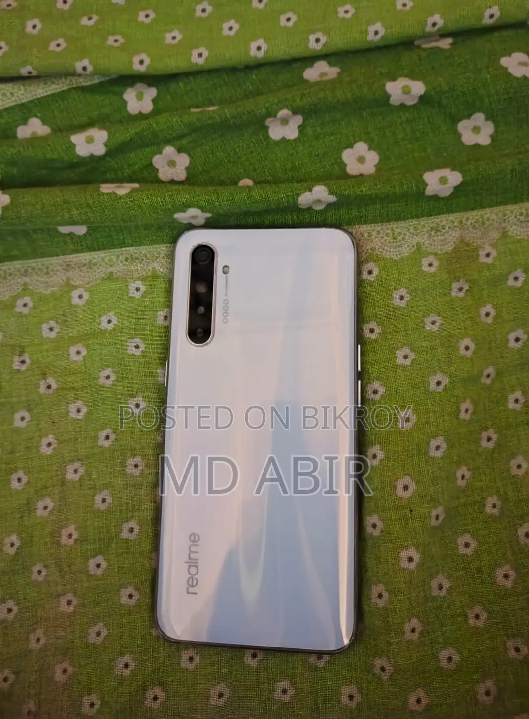 Realme XT 4/64 (Used)