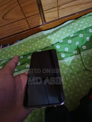 Realme XT 4/64 (Used)