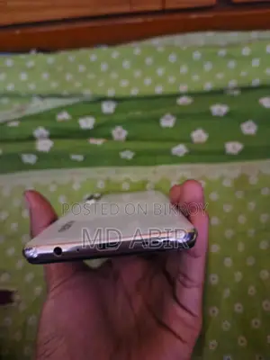 Realme XT 4/64 (Used)