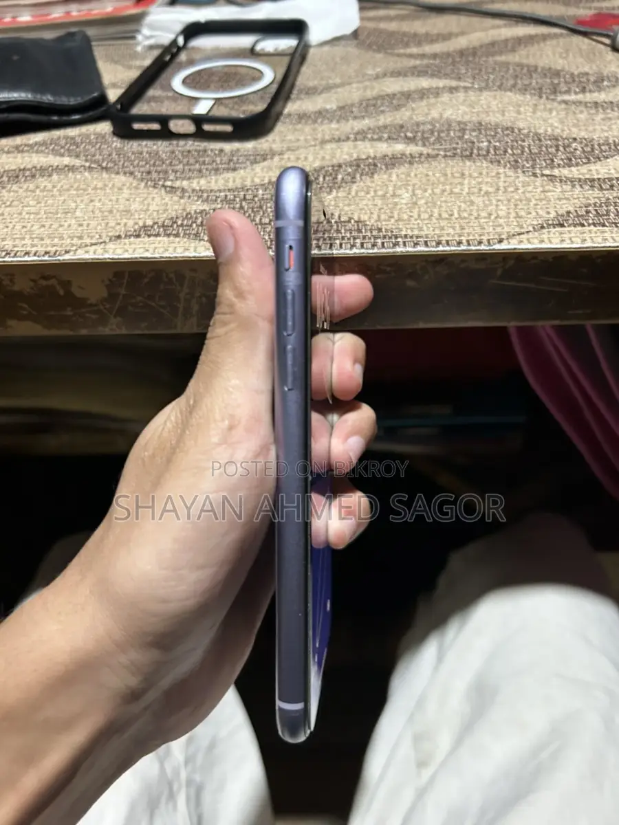 Apple iPhone 11 (Used)