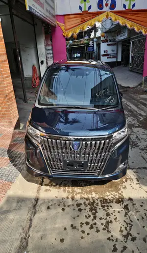Toyota Esquire gi premium push pkg 2020