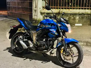 Suzuki Gixxer . 2023
