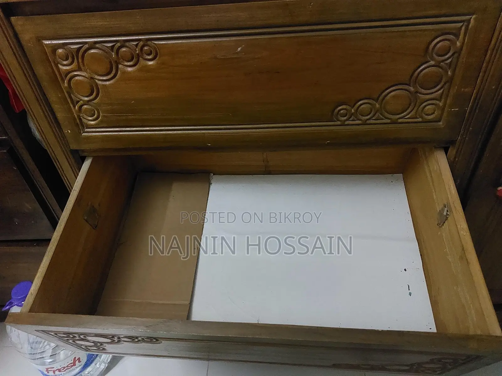 আলমারি কিনবো, তাই ওয়ারড্রব টা সেল করে দিচ্ছে