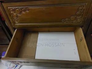 আলমারি কিনবো, তাই ওয়ারড্রব টা সেল করে দিচ্ছে