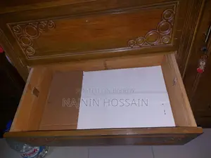 আলমারি কিনবো, তাই ওয়ারড্রব টা সেল করে দিচ্ছে