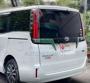 Toyota Esquire GI Premium 2020