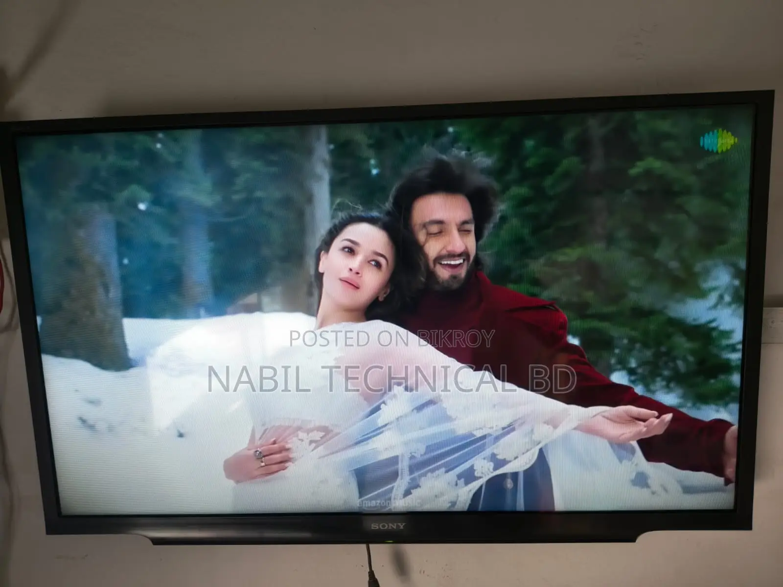 Original Sony 32" LED TV. Made in Malaysia.