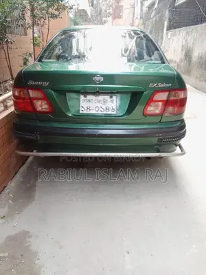 Nissan Sunny . 2000