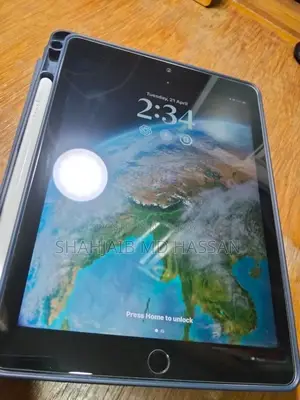 Ipad 6th gen wifi version 32 gb,Silver colour