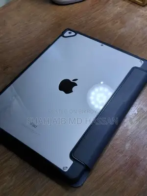 Ipad 6th gen wifi version 32 gb,Silver colour