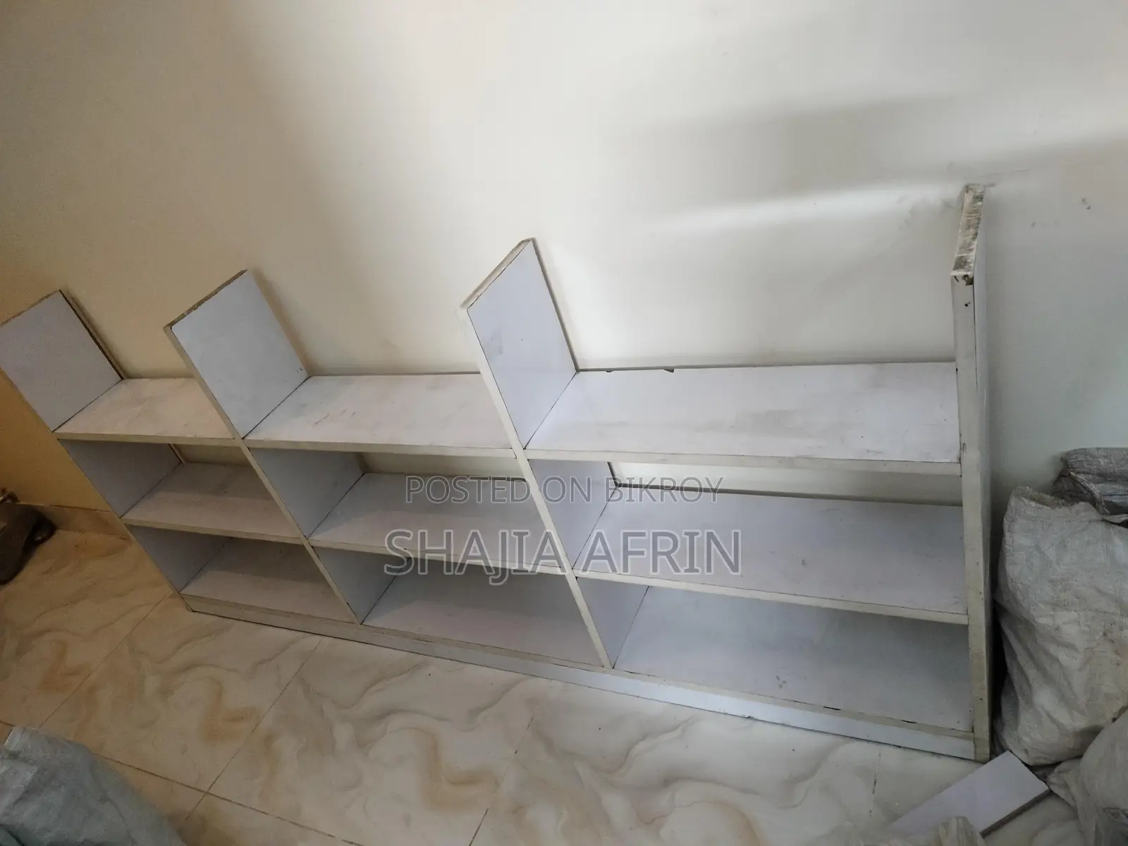 Display Rack in Absolutely Fresh Condition