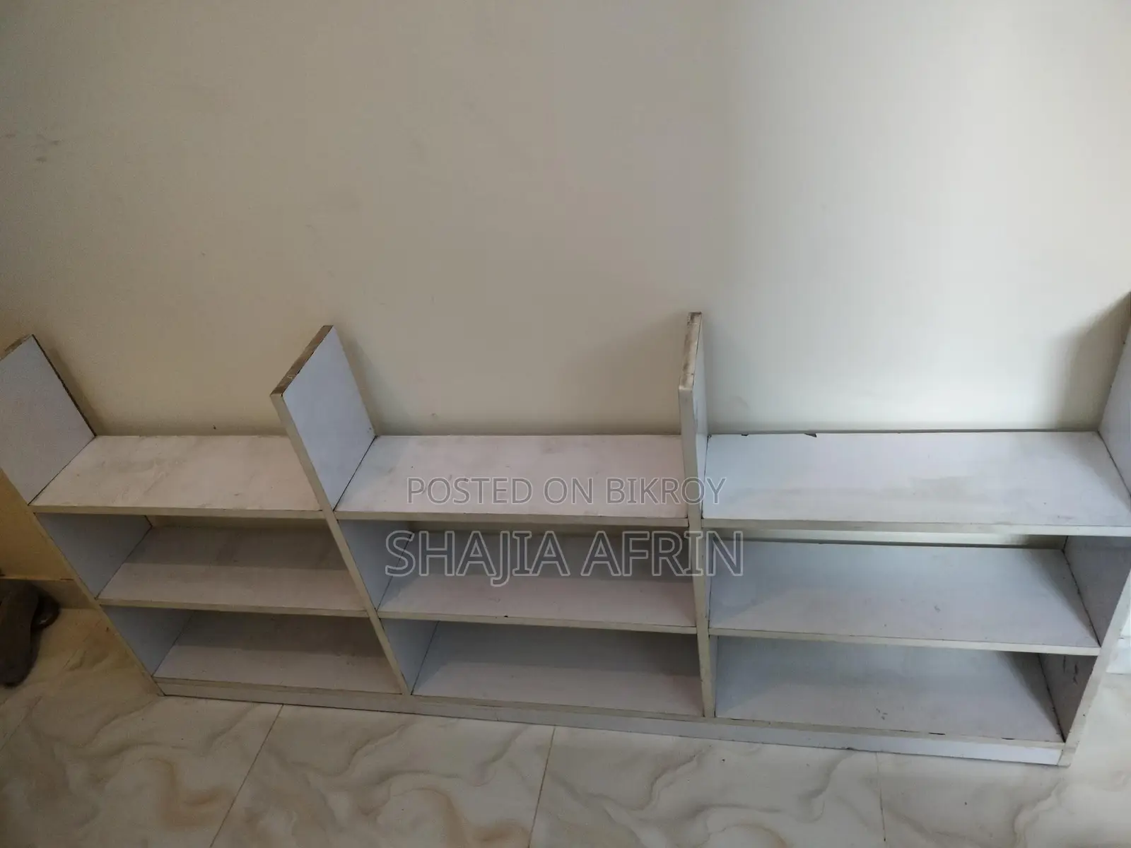 Display Rack in Absolutely Fresh Condition