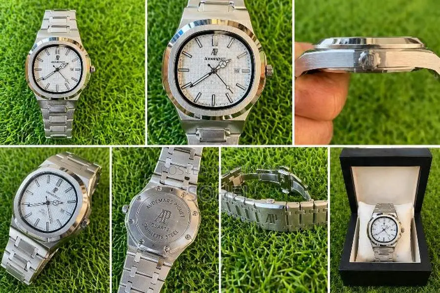 Analogue Watch for sale