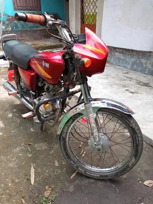 Bajaj Champion . 2012