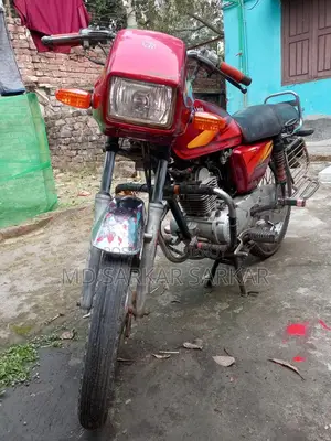 Bajaj Champion . 2012
