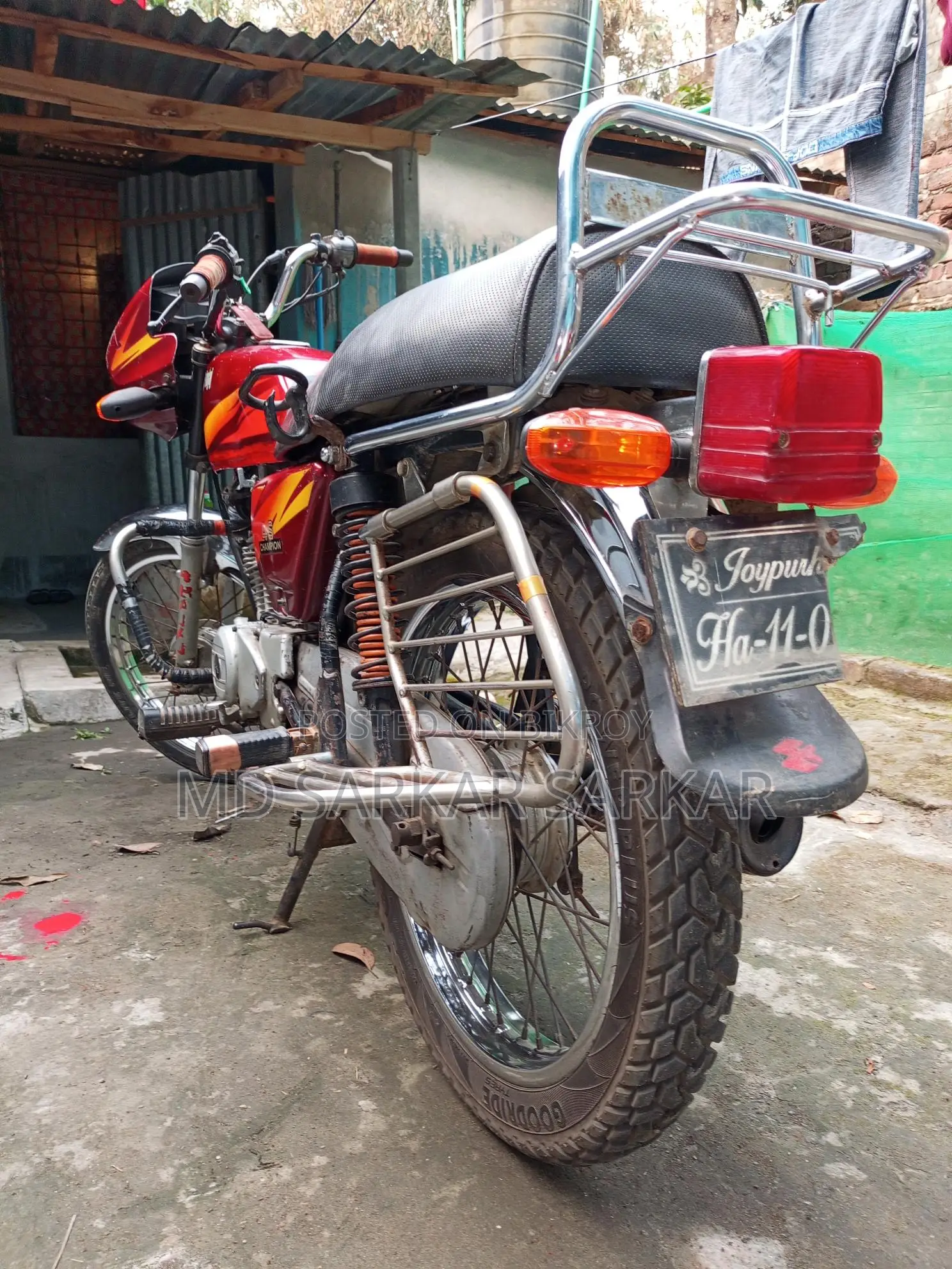 Bajaj Champion . 2012