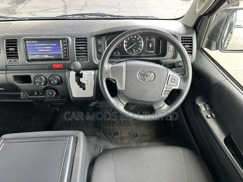 Toyota Hiace Dx Dual Ac 2020