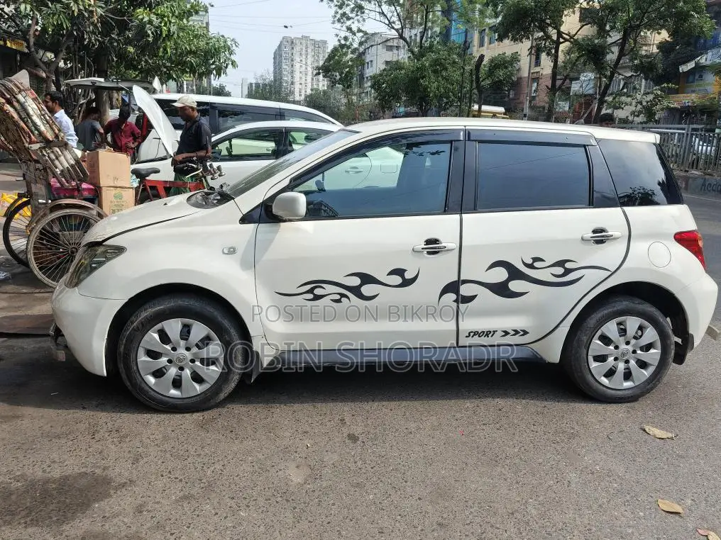Toyota ist 2005