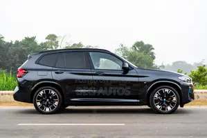BMW IX3 2023