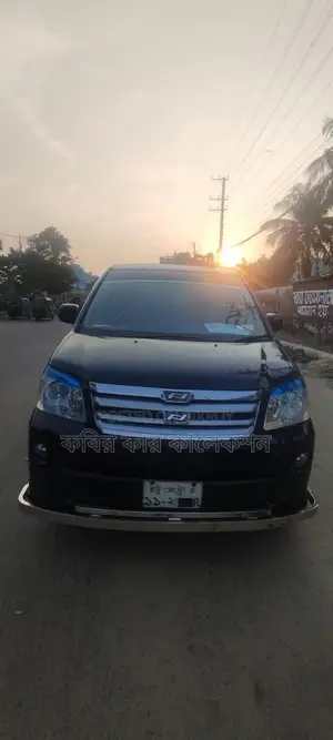 Toyota Noah Black 2002