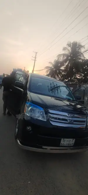 Toyota Noah Black 2002