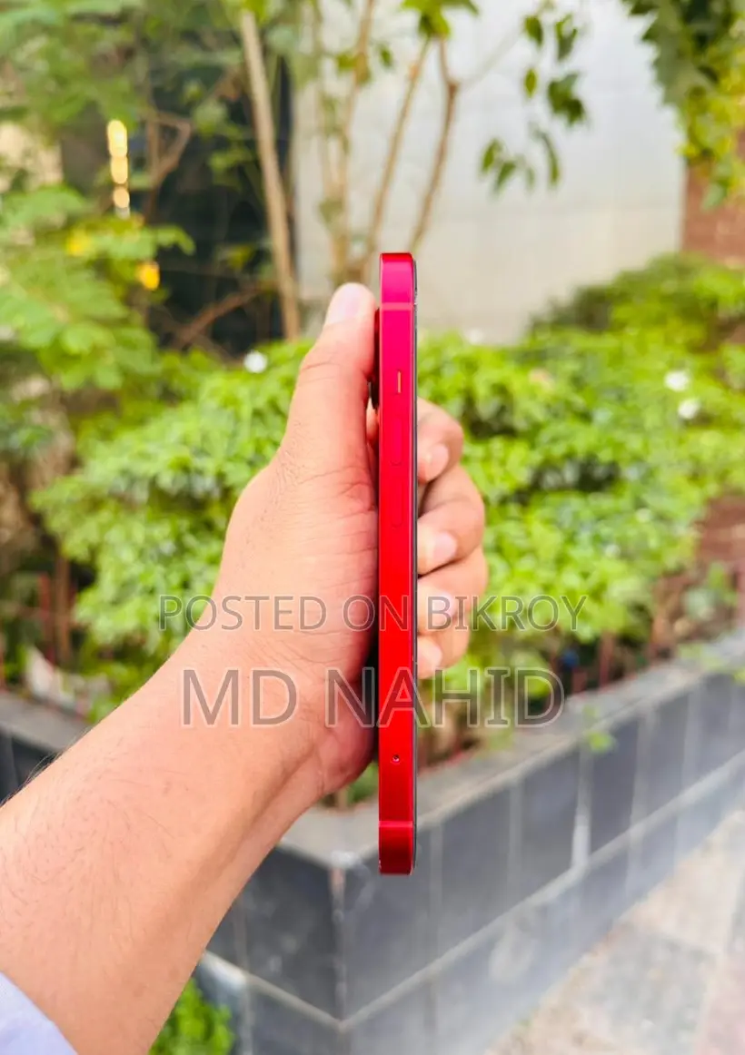 Apple iPhone 13 . (Used)