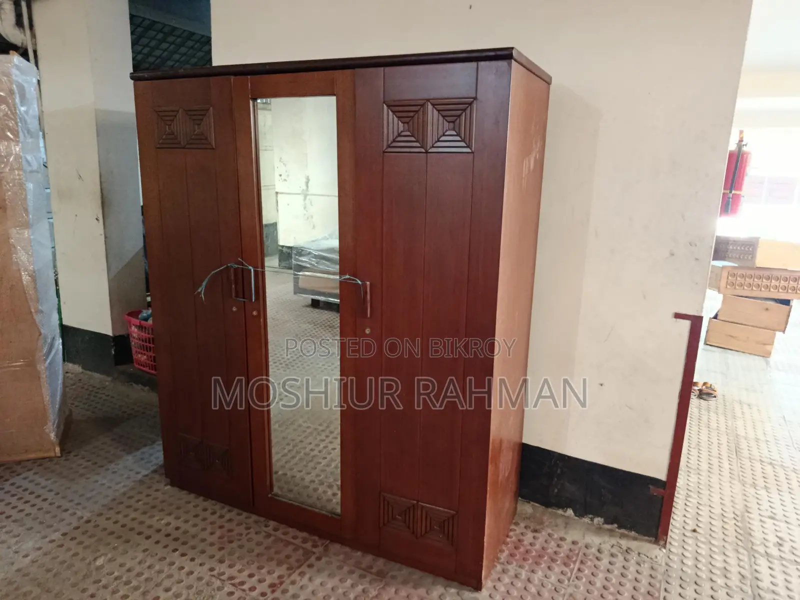 Almirah for Sale