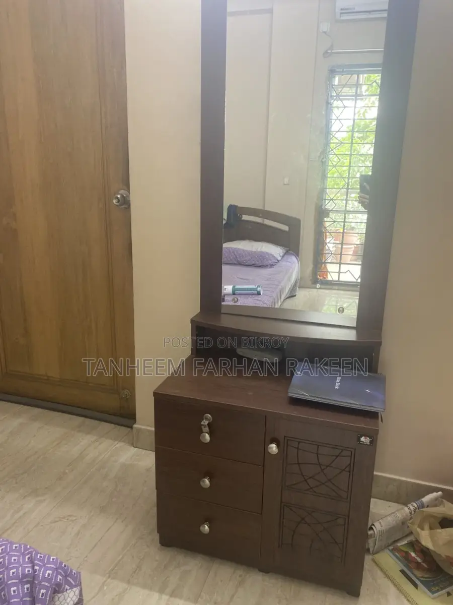 ড্রেসিং টেবিল বিক্রয় হবে