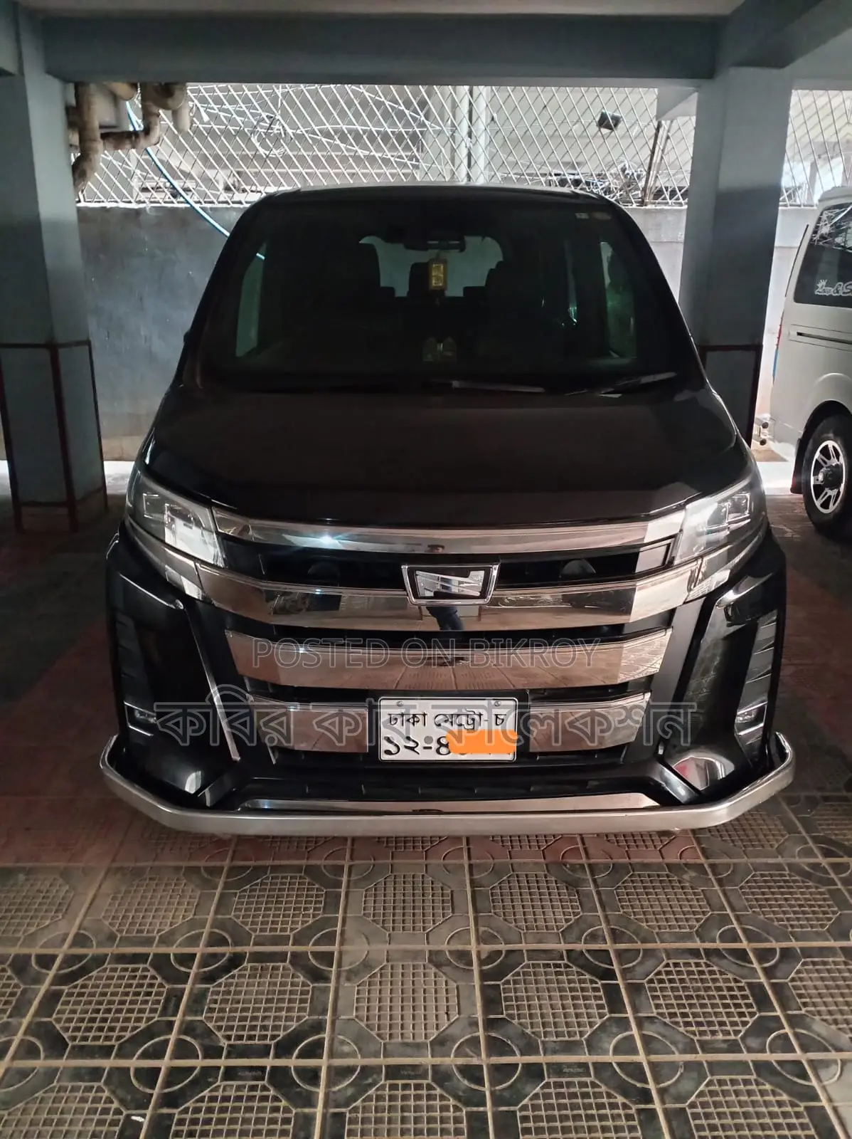 Toyota Noah WXB Octane Drive 2018