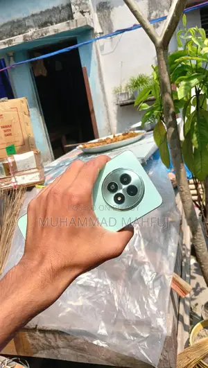 Realme 13 8+4/128 (Used)