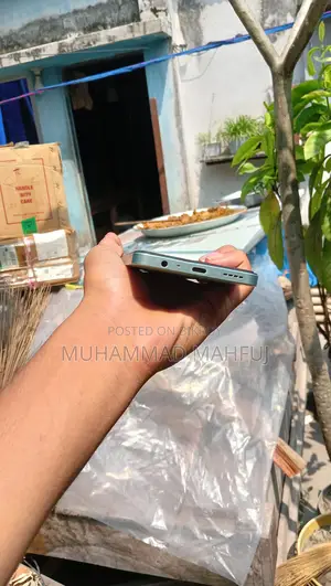 Realme 13 8+4/128 (Used)