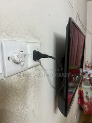 32" Smart Android LED HD TV for Sale