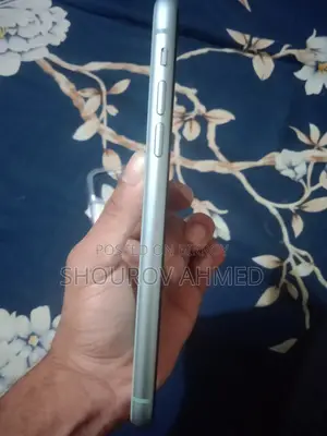 Apple iPhone 11 . (Used)