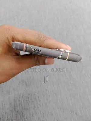 টেকনো ক্যামন ৪০ প্রো ৪জি ২৫৬ জিবি পার্পল