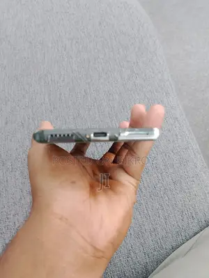 টেকনো ক্যামন ৪০ প্রো ৪জি ২৫৬ জিবি পার্পল