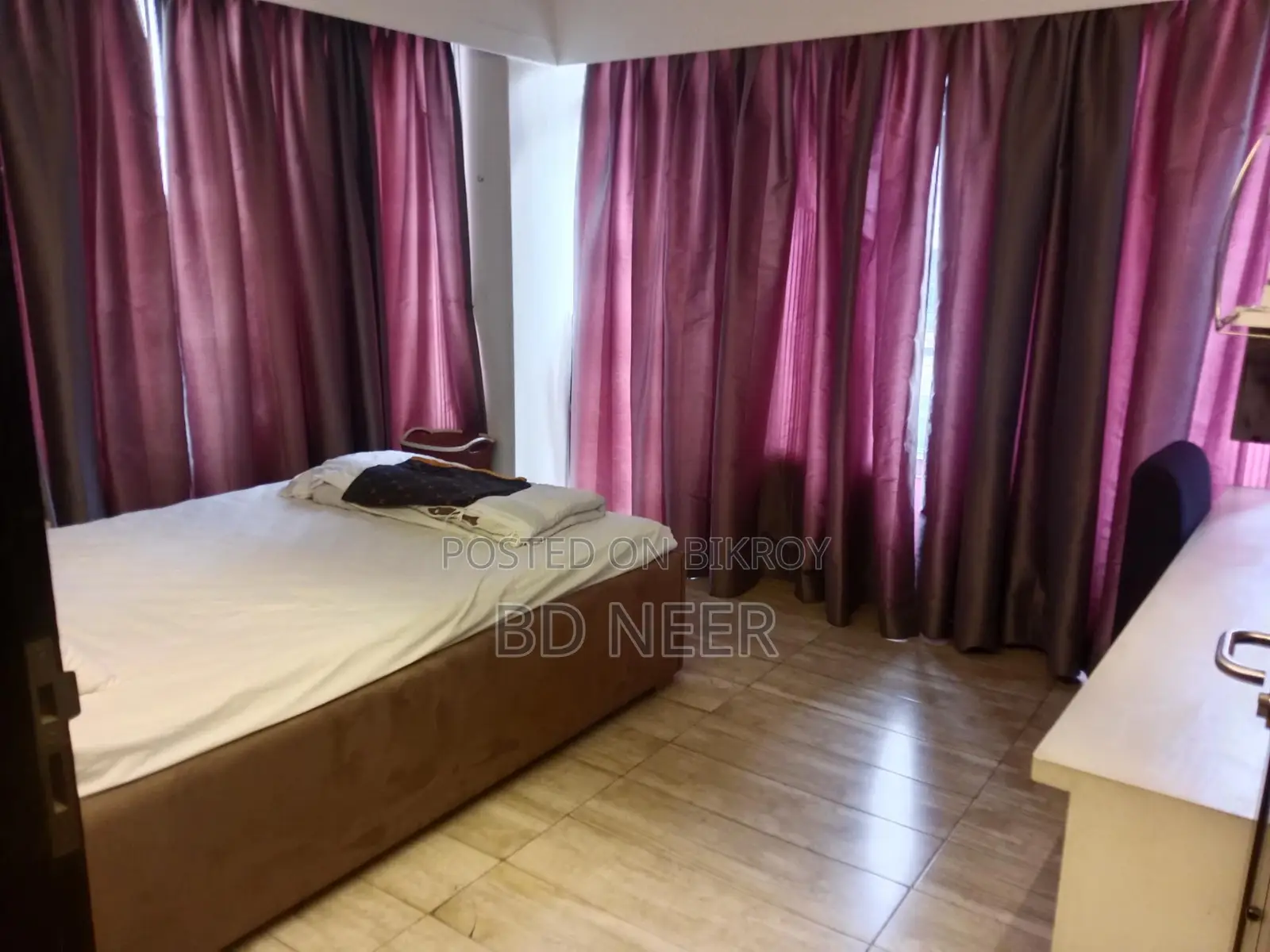Lake view Fully furnish 4 Bed room apt rent in Gulshan