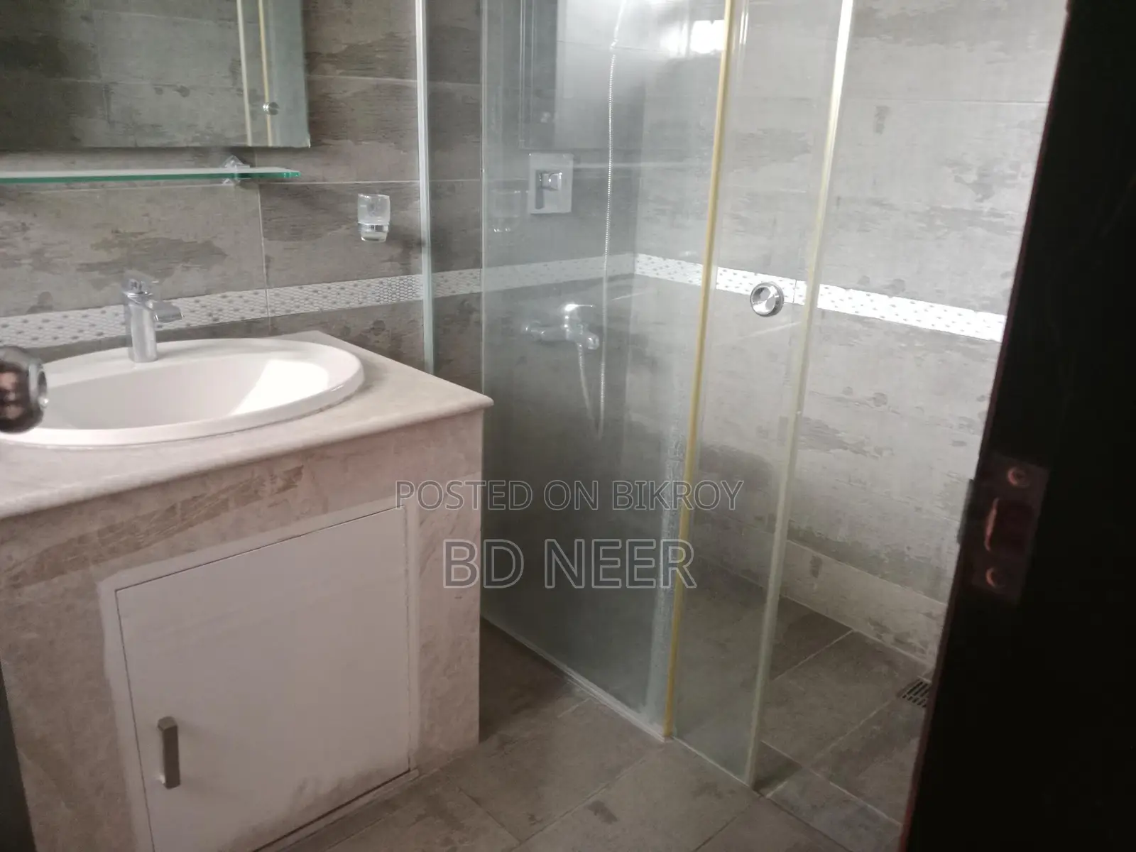 Lake view Fully furnish 4 Bed room apt rent in Gulshan
