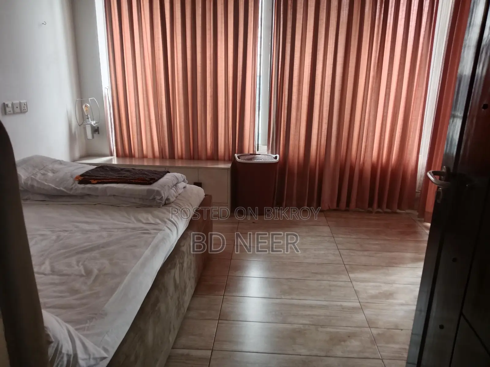 Lake view Fully furnish 4 Bed room apt rent in Gulshan