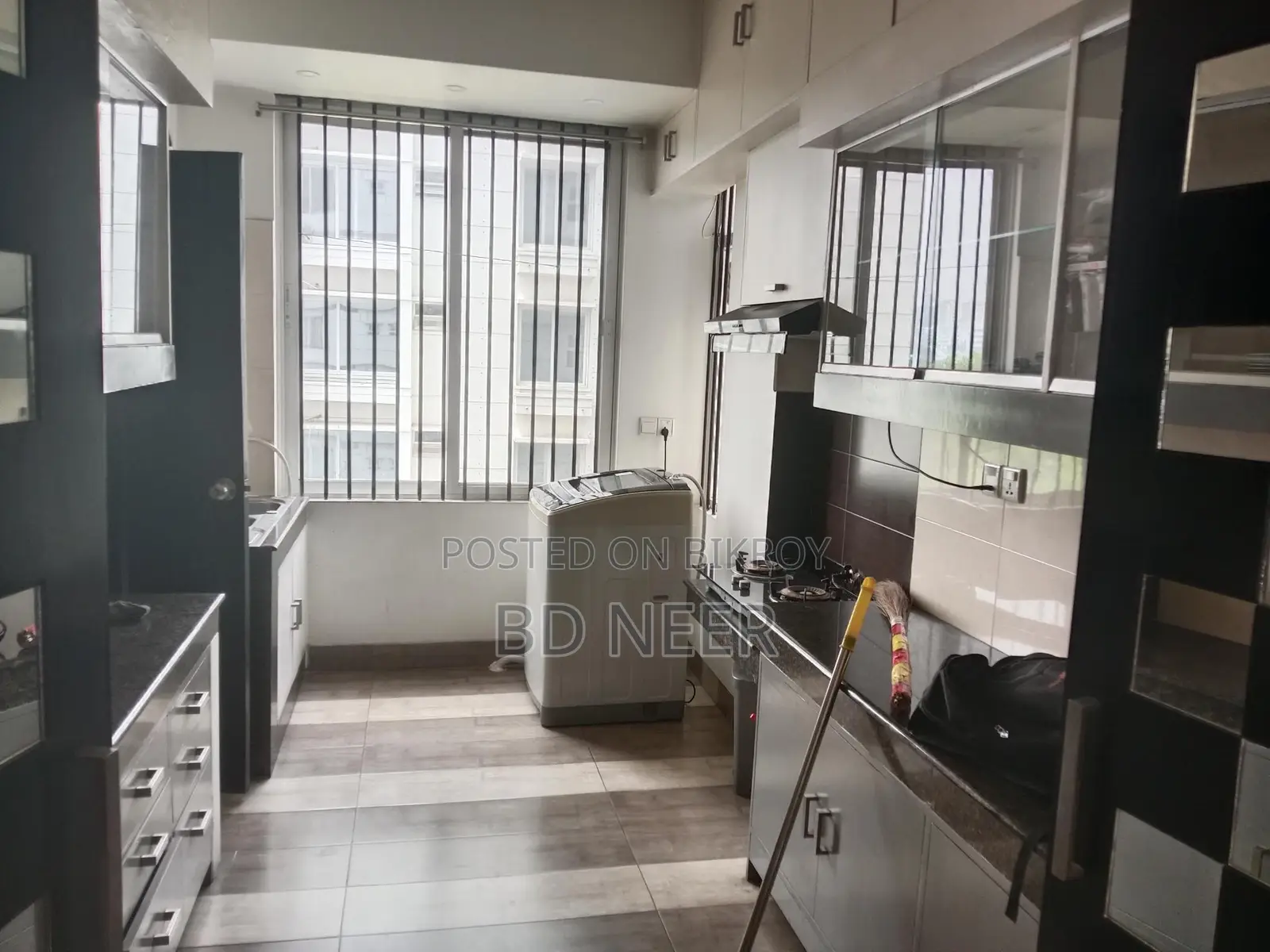 Lake view Fully furnish 4 Bed room apt rent in Gulshan