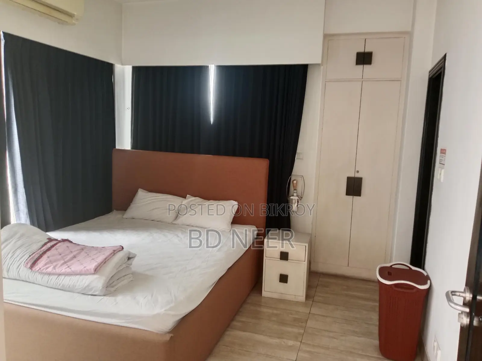 Lake view Fully furnish 4 Bed room apt rent in Gulshan