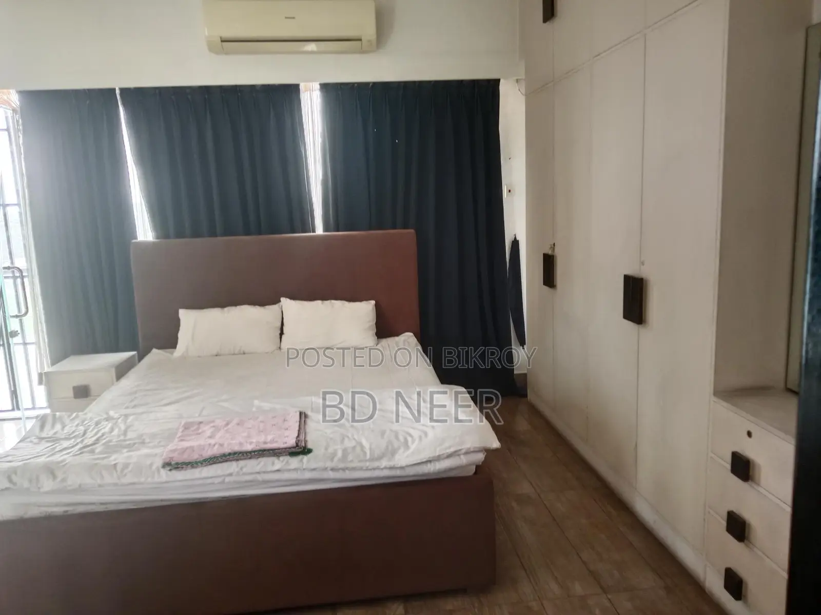 Lake view Fully furnish 4 Bed room apt rent in Gulshan