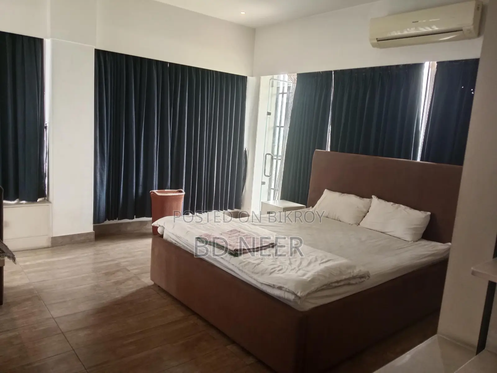Lake view Fully furnish 4 Bed room apt rent in Gulshan